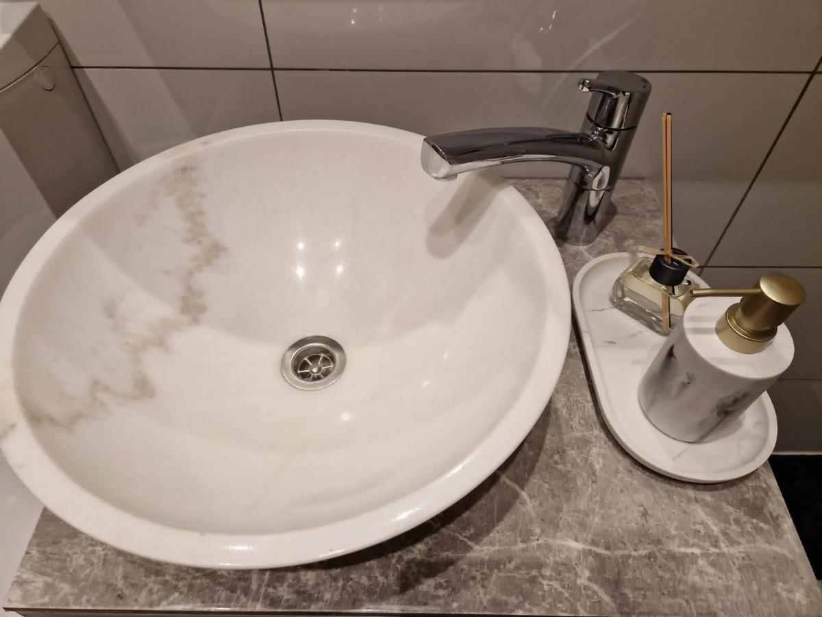 Zentral Duisburg Apartment ภายนอก รูปภาพ